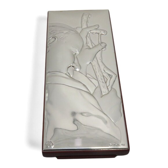 POPE Silver Metal Praying Plaque with Wooden Stand Italy Vintage 6.5in Tall - Picture 12 of 12